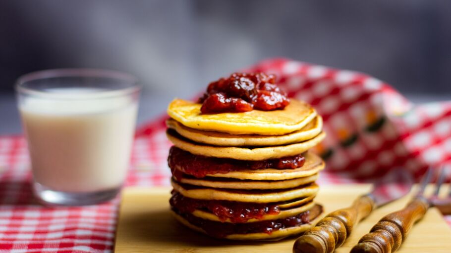 20273-pannkoogid-koduse-maasikamoosiga-original